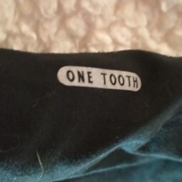 One Tooth capris - Picture 3 of 3